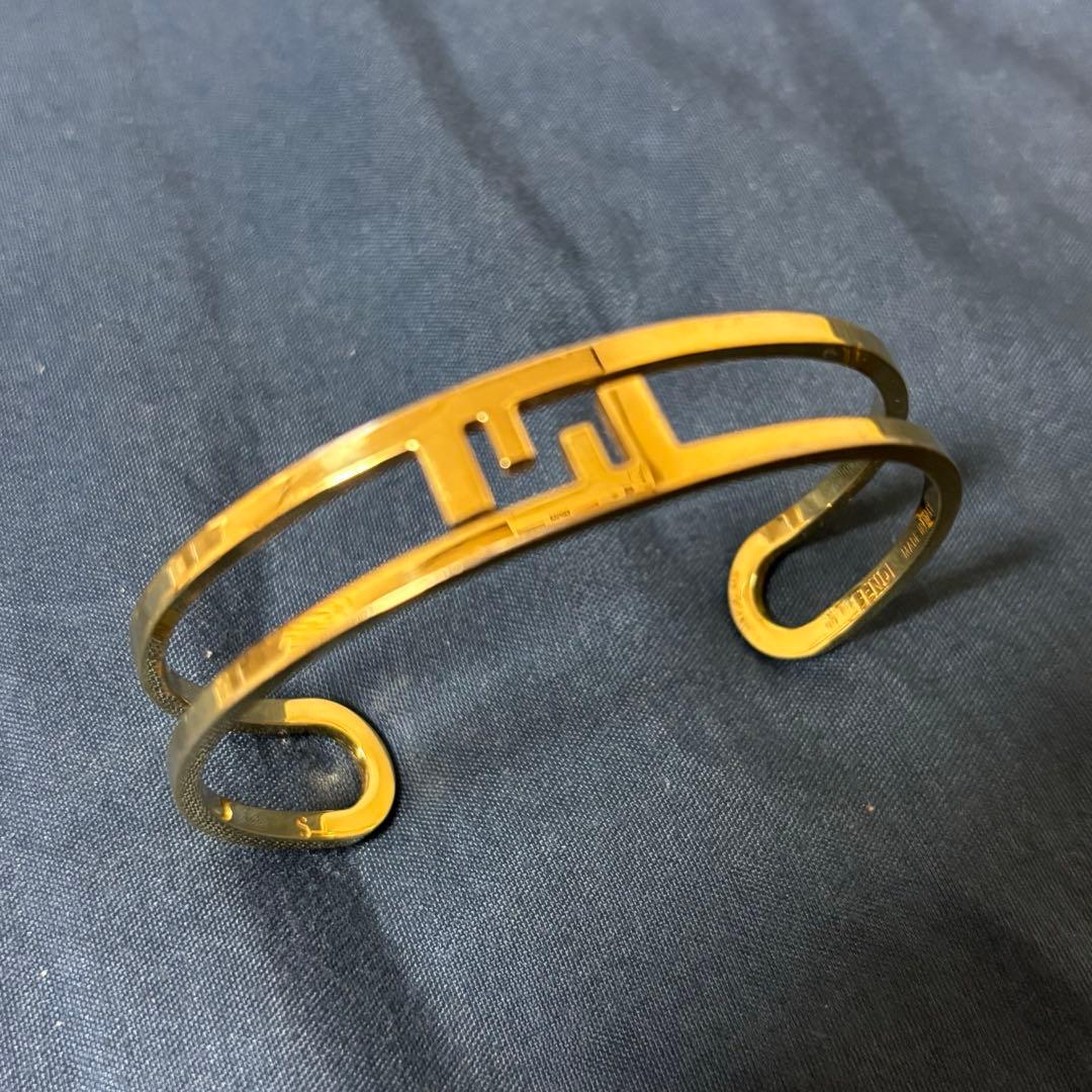 《中古》FENDI フェンディ ブレスレット オートロック バングル
