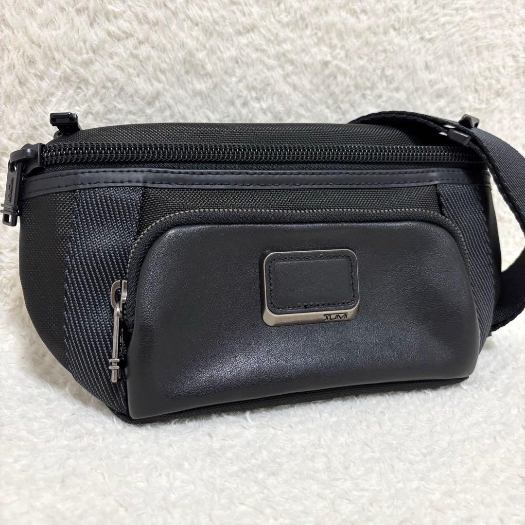 未使用級 TUMI Alpha Bravo キャンベル レザー ボディバッグ 黒
