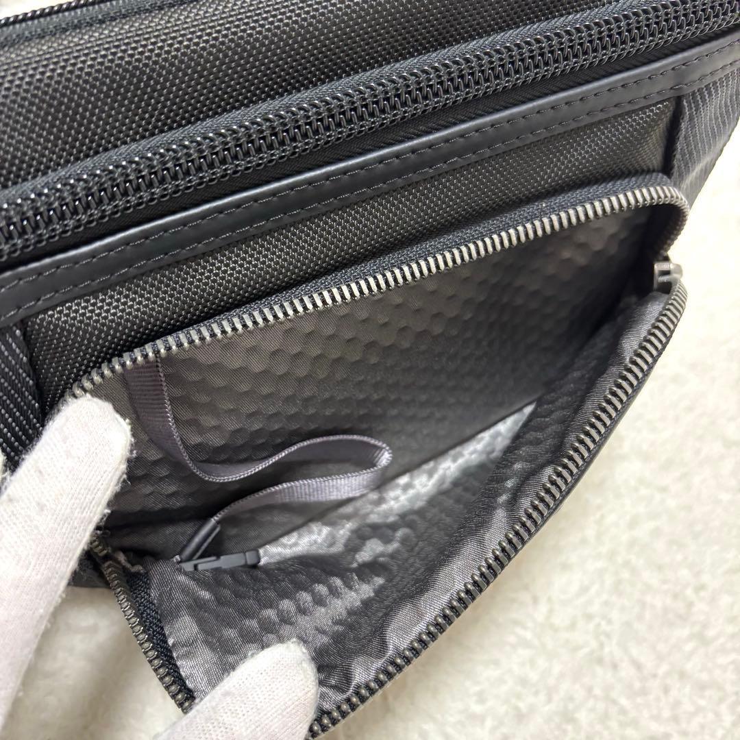未使用級 TUMI Alpha Bravo キャンベル レザー ボディバッグ 黒