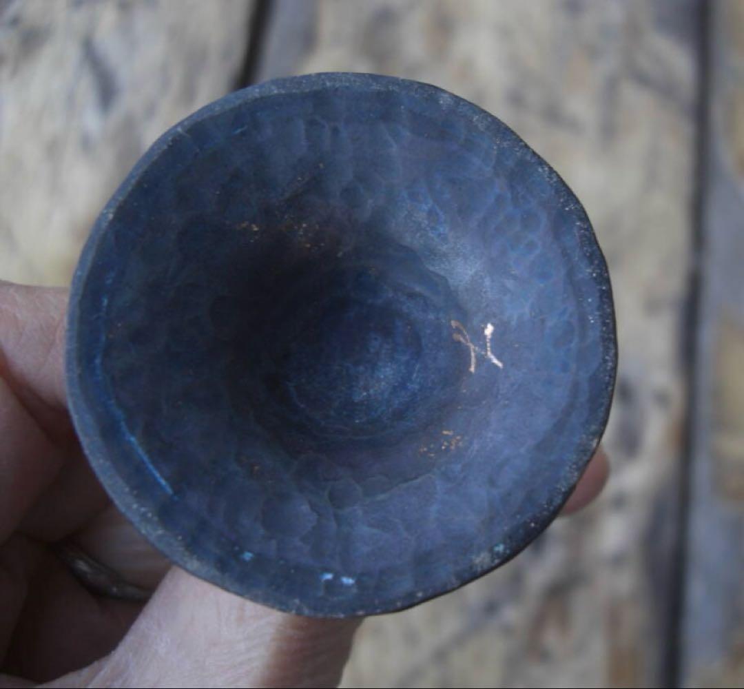 杉島大樹さんの鉄製花器「芯のある人」