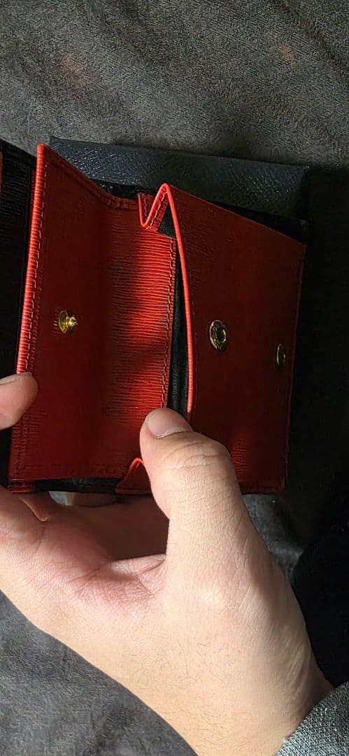PRADA サフィアーノマルチカラー財布　ブラック/レッド