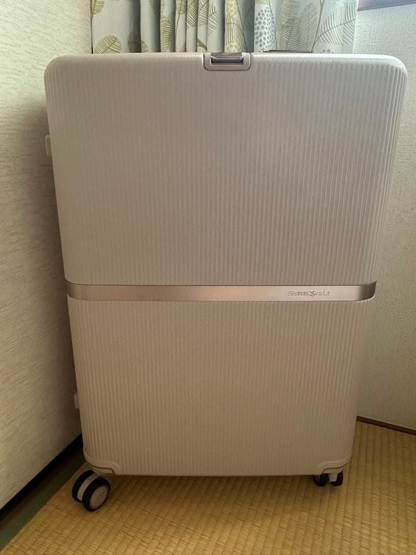 全新　Samsoniteコラボスーツケース(75cm)