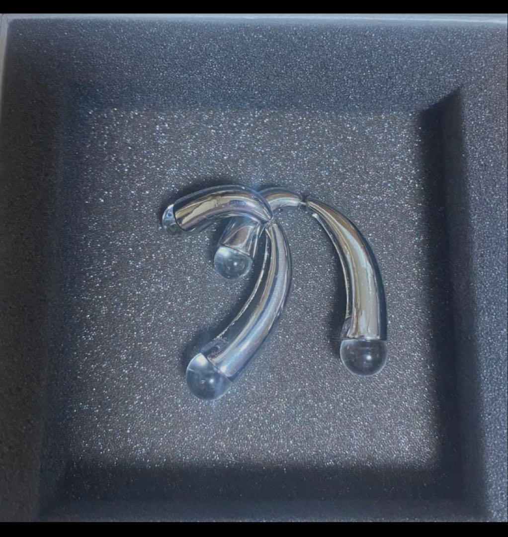 新品同様 critical : lab カーブ型ピアス 両耳用 シルバー