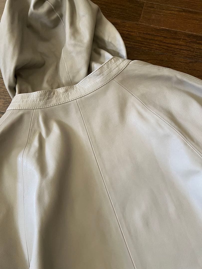 専用　デプレ　トゥモローランド フーテッドレザージャケット　コート　グレージュ