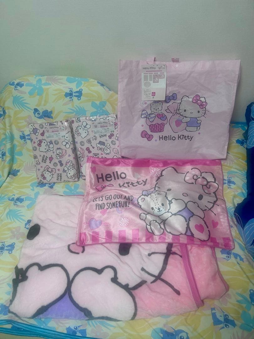 最終値下げ！新品 キティちゃん ブランケット 布団カバー 枕カバー 袋セット