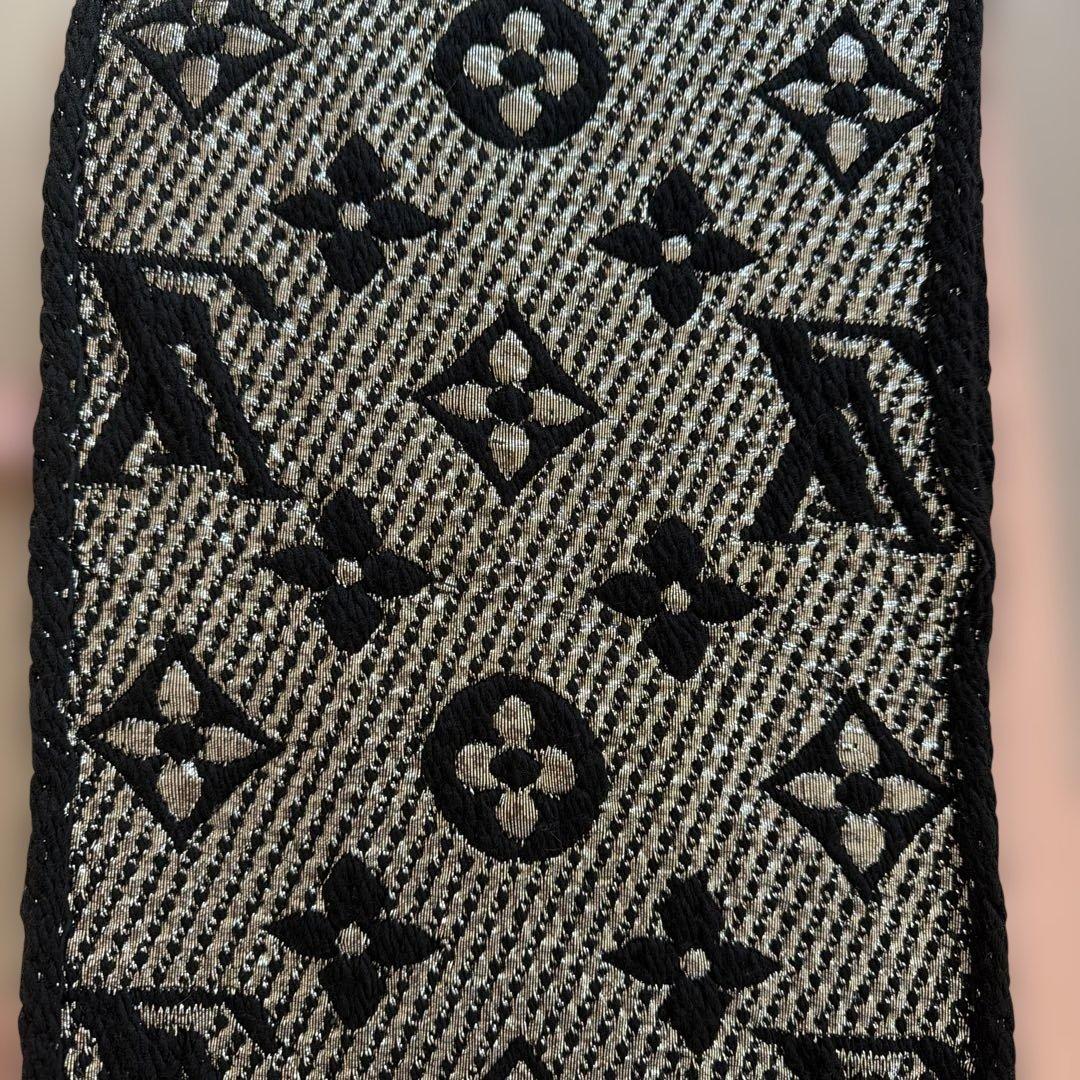 エシャルプ・ロゴマニアシャイン　マフラー　モノグラム