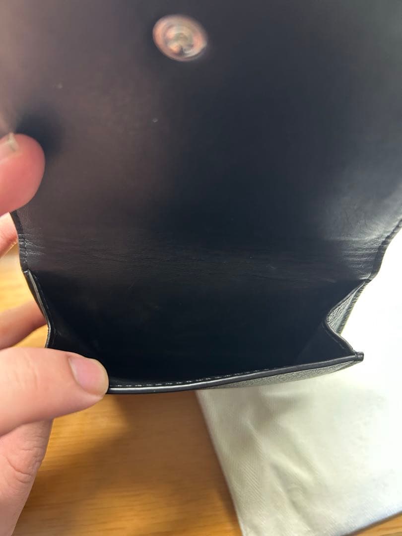 ロエベ LOEWEトライフォールド ウォレット(ソフトグレインカーフ) 財布