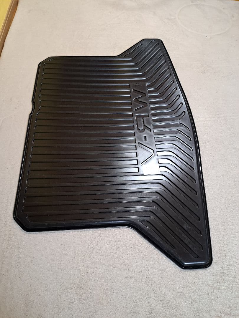 WR-V 防水ラゲージトレー