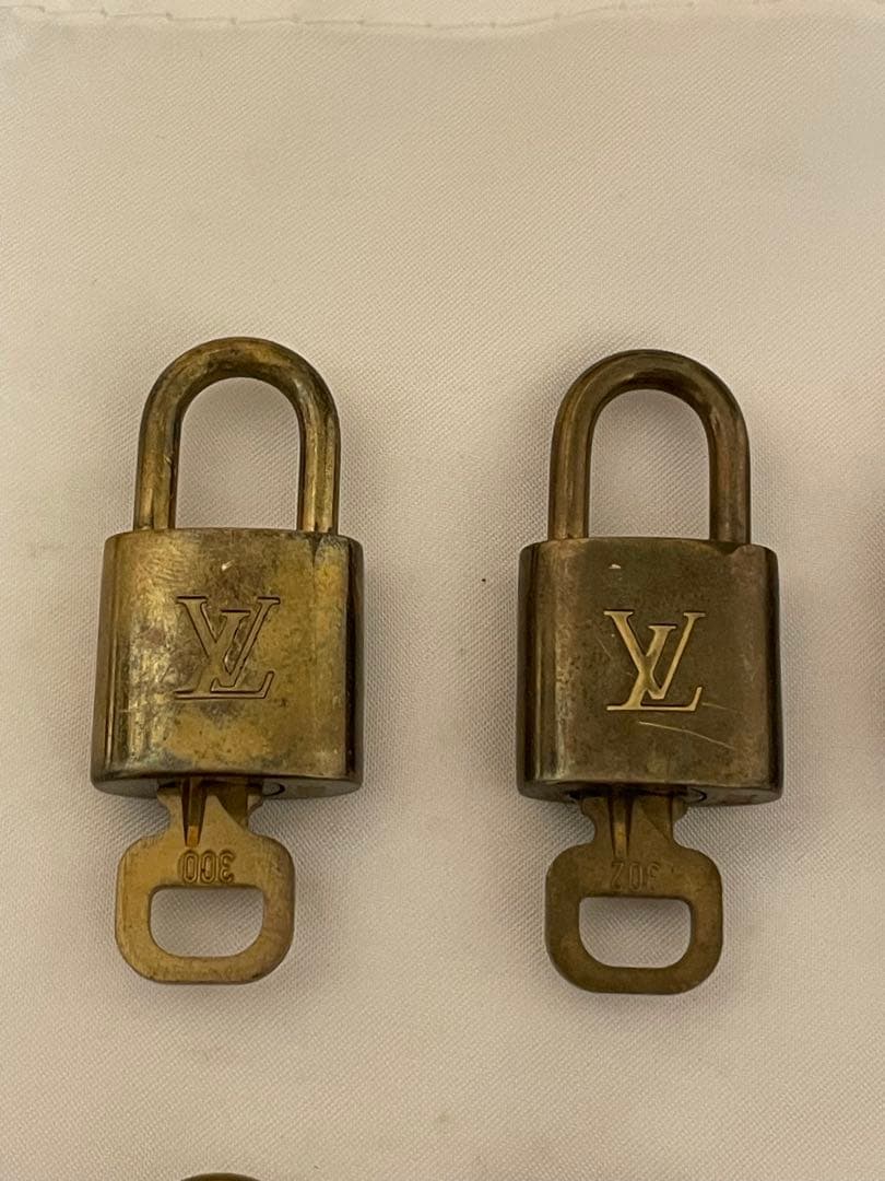 LOUIS VUITTON カデナ　南京錠　１０点