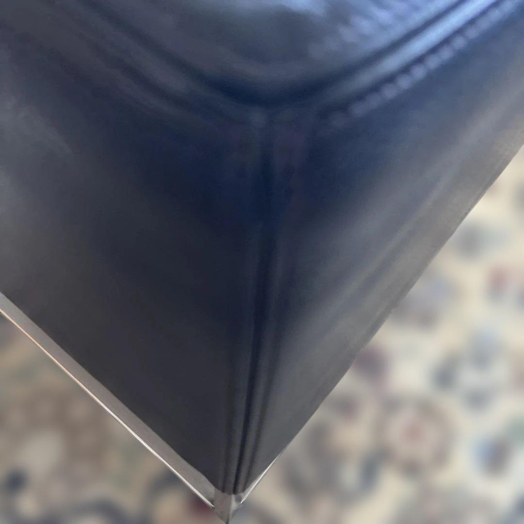 ブラックレザー スクエア型オットマン　イタリア製