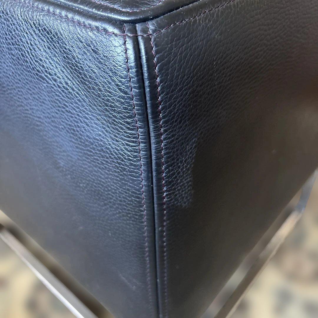 ブラックレザー スクエア型オットマン　イタリア製