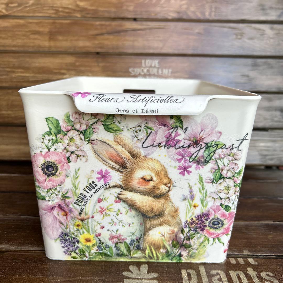 Yoさまご購入済　取手付きボックス 白色たまごを抱いたうさぎさんと ピンクのお花