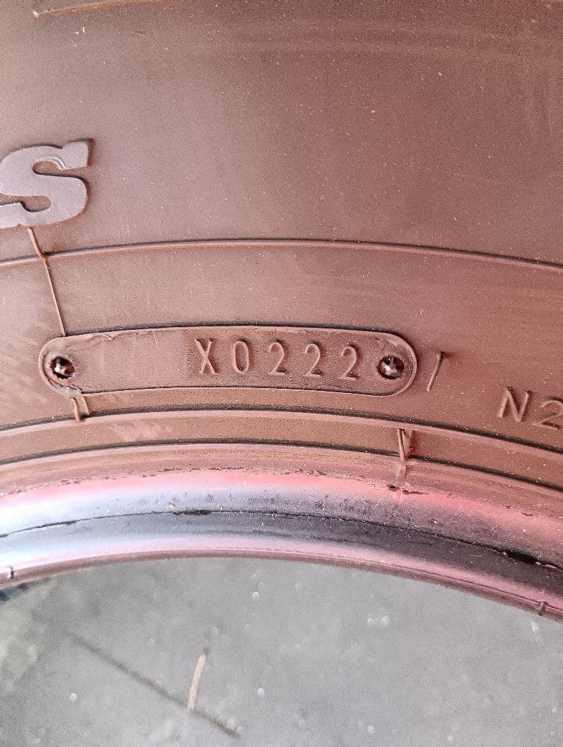 DUNLOP グランドトレック 235/80R16 スタッドレス