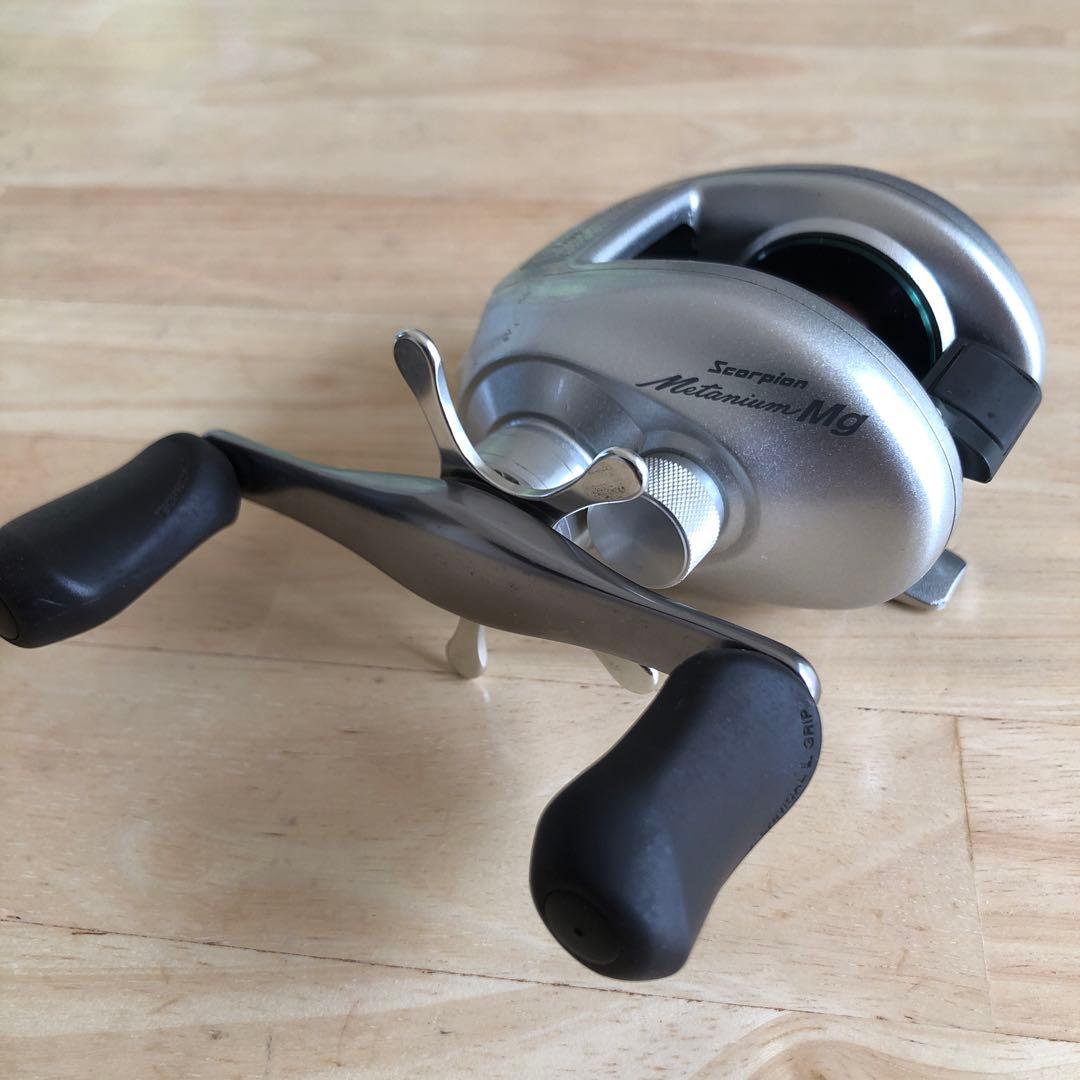 スコーピオン メタニウムmg 左ハンドル