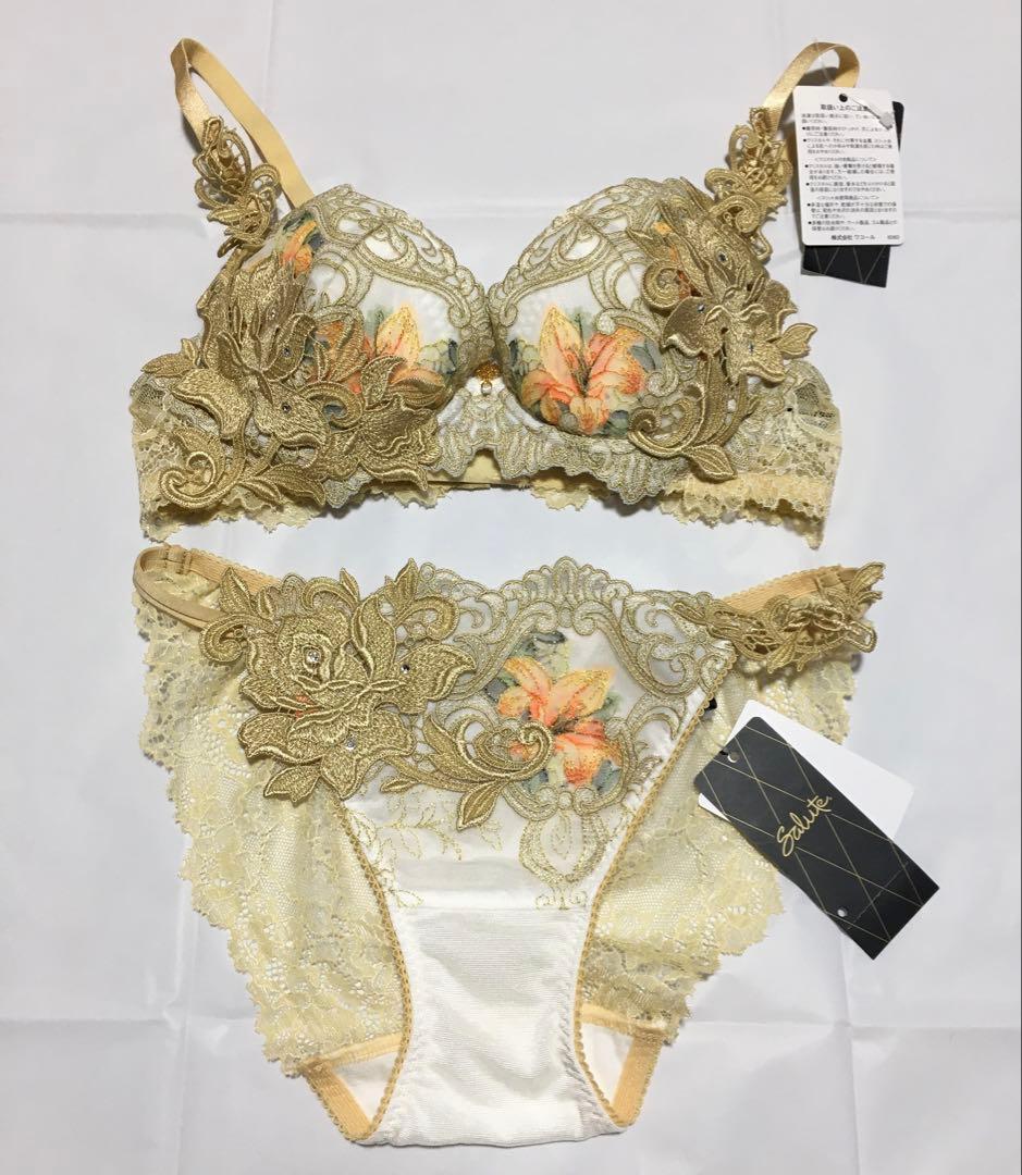 新品　ワコール　サルート 82G ブラジャー C70 ショーツM