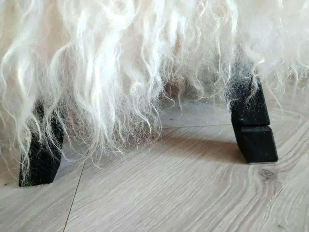 シープスキン　オットマン