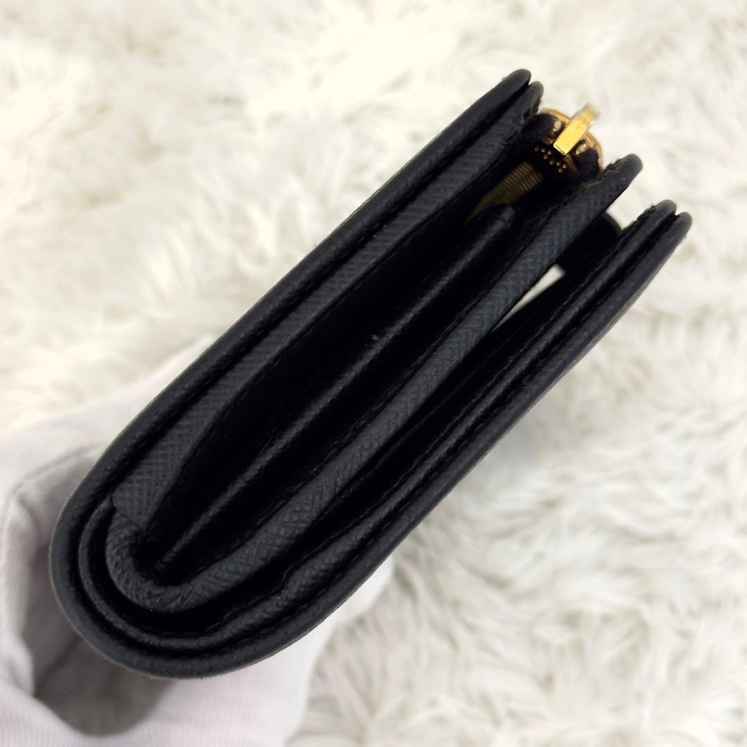 美品✨PRADA プラダ サフィアーノ 財布 ブラック 二つ折り レザー
