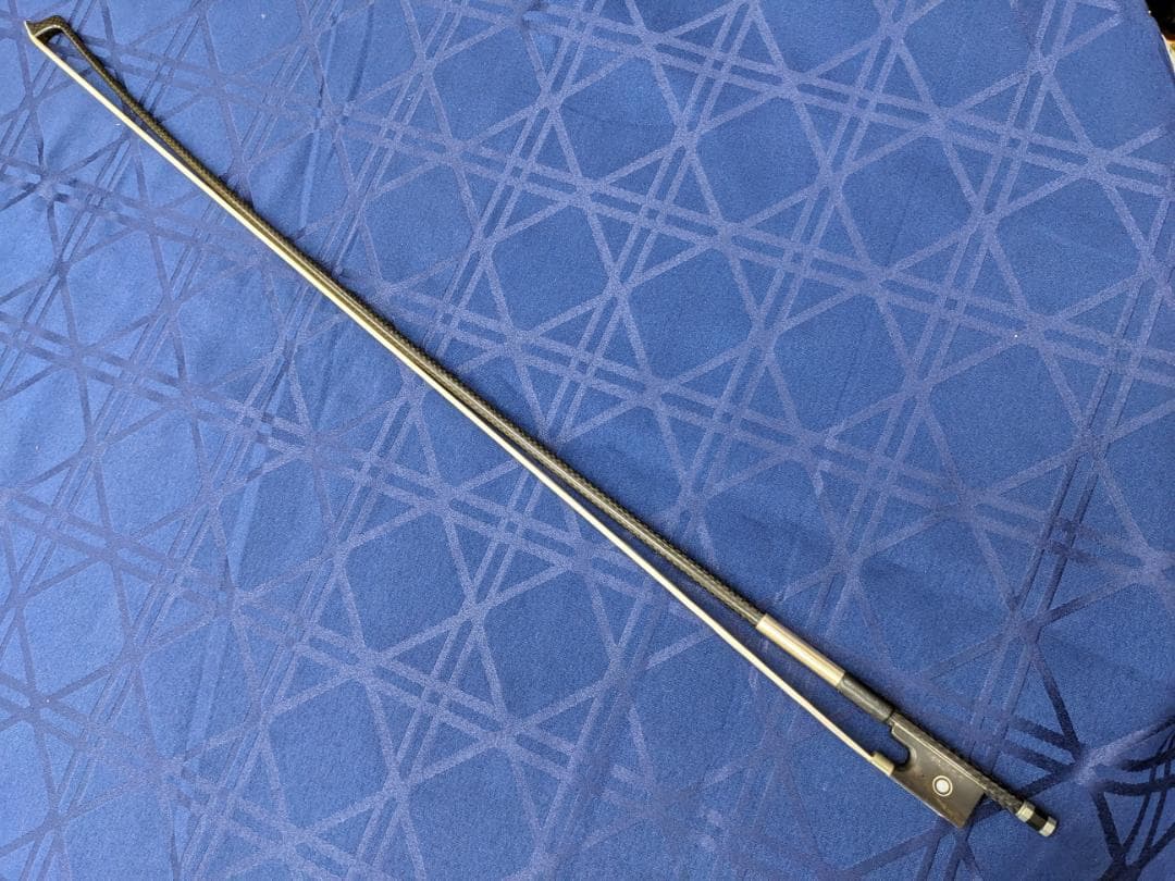 A*d様 ヤマハ　カーボン製 バイオリン弓 　　4/4サイズ