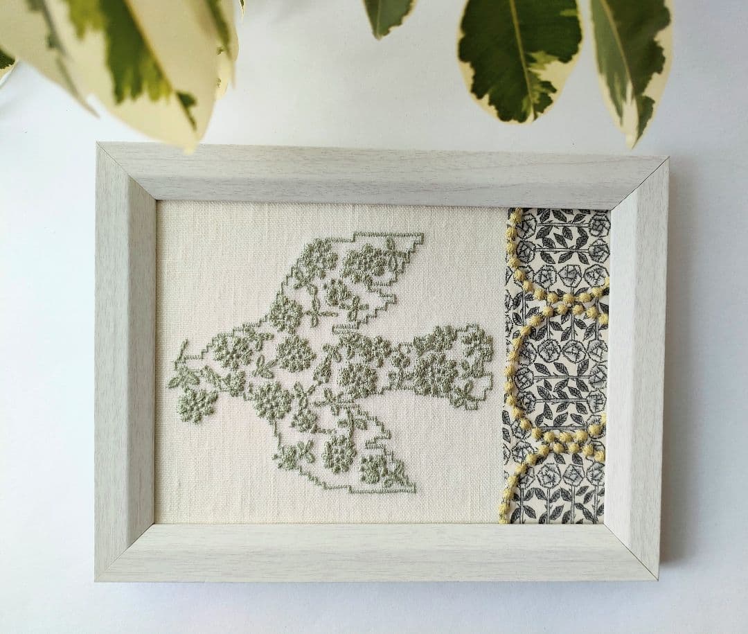 SOLD ミナペルホネン　Odyssey　ファブリックフレーム　　壁飾り　置型