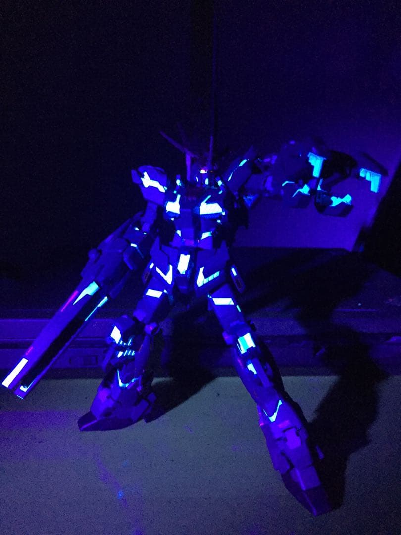 【塗装済み完成品】HG バンシィ(蛍光塗装)