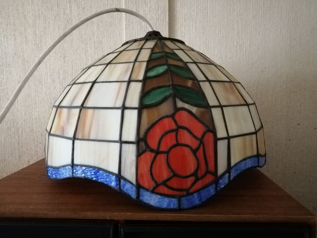 照明器具　ステンドグラス　吊り下げランプ　ペンダントライト
