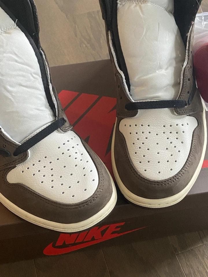 Travis Scott × Nike Air Jordan 1 High
