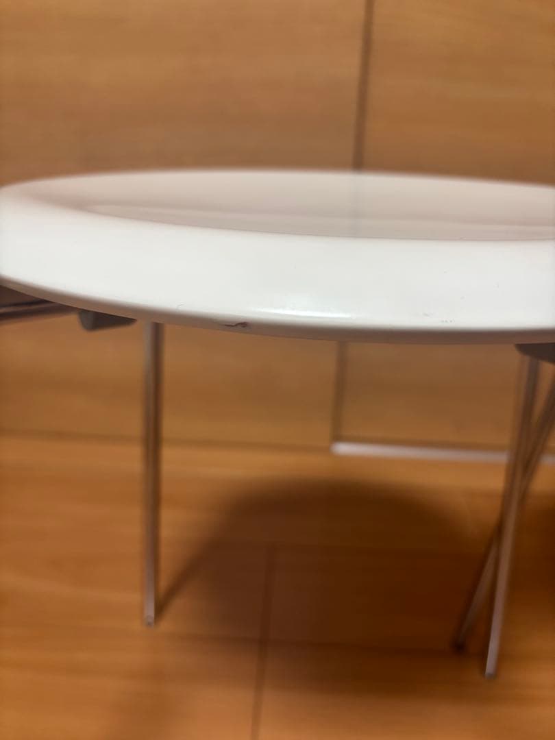 Fritz Hansen社製のドットスツールです。