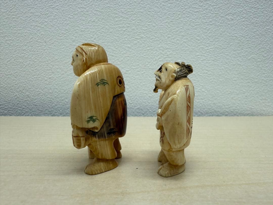 B*i様 時代提げ物 人物根付 天然素材 銘あり 2体セット