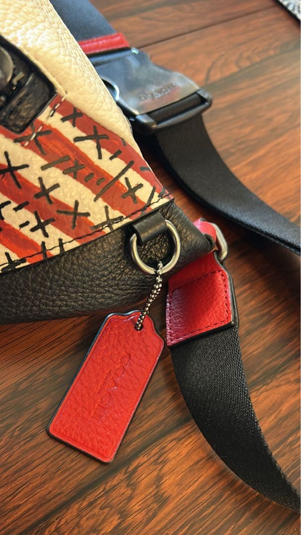 COACH ボディバッグ 赤白ストライプ