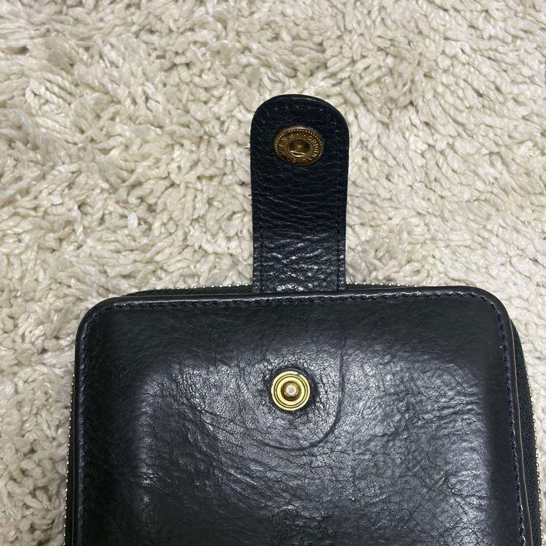 【人気】イルビゾンテ 二つ折り財布 ブラック レザー シボ 金ボタン