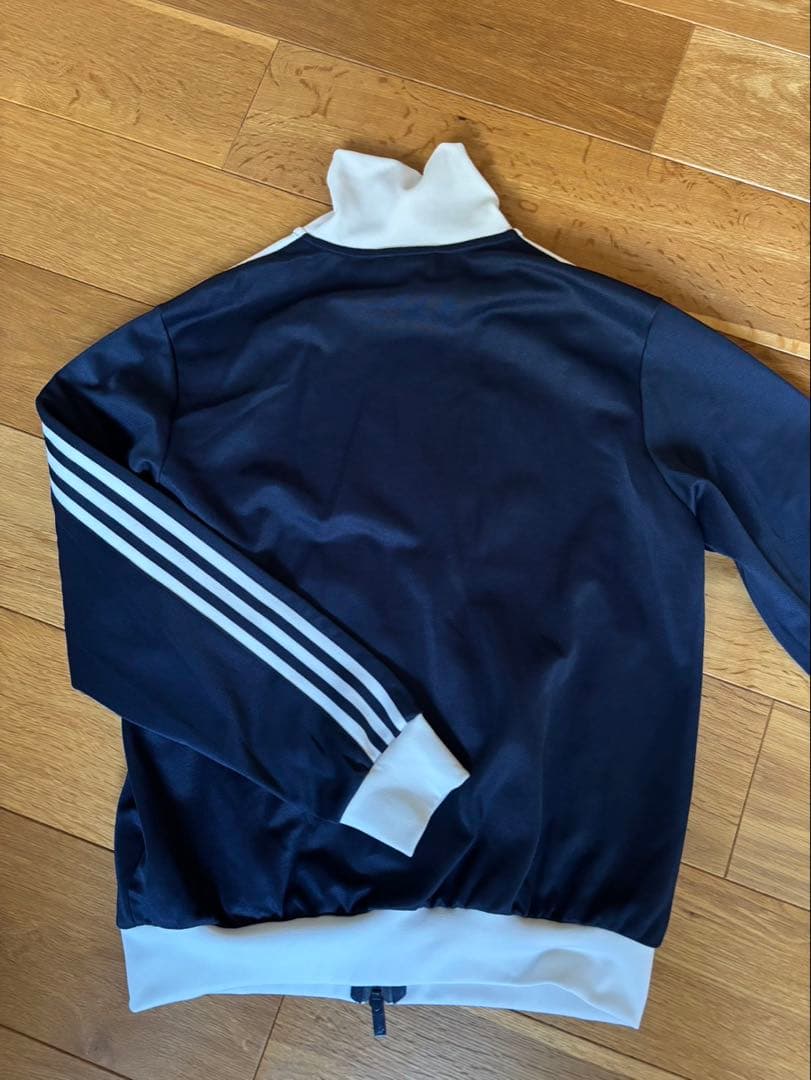 adidas トラックジャケット