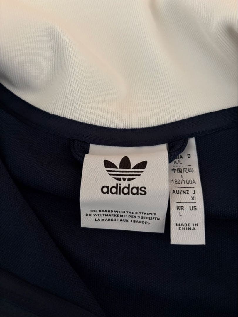 adidas トラックジャケット
