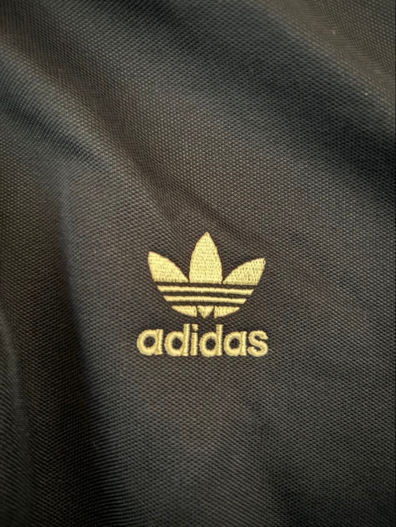 adidas トラックジャケット