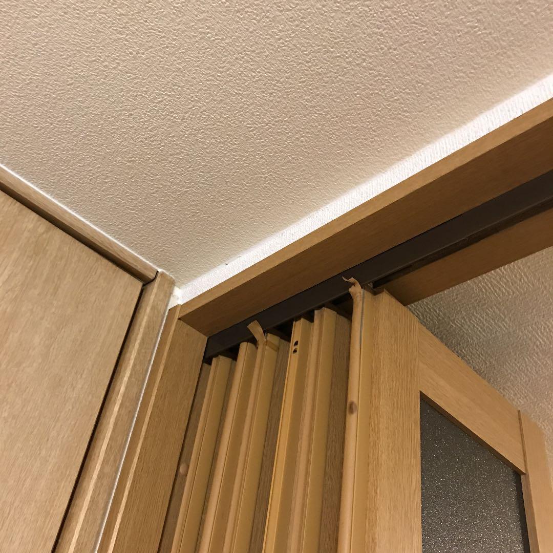 仕切り扉　　折れ戸