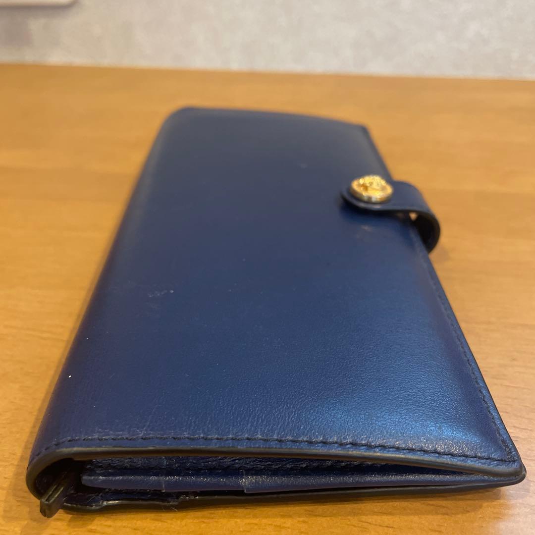 ☆箱付き！ヴェルサーチ⭐︎ネイビー 長財布 金色ロゴボタン付き⭐︎