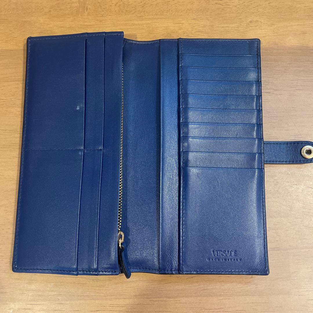 ☆箱付き！ヴェルサーチ⭐︎ネイビー 長財布 金色ロゴボタン付き⭐︎