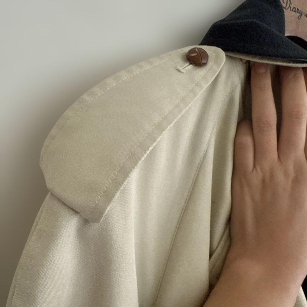 希少　アクアスキュータム　バイカラー襟つきトレンチコート　フェルトライナー