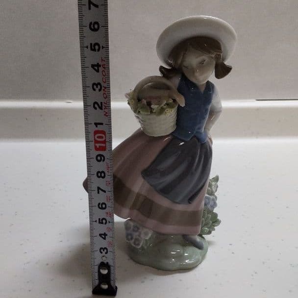 リアドロ　リヤドロ　LLADRO　少女　花