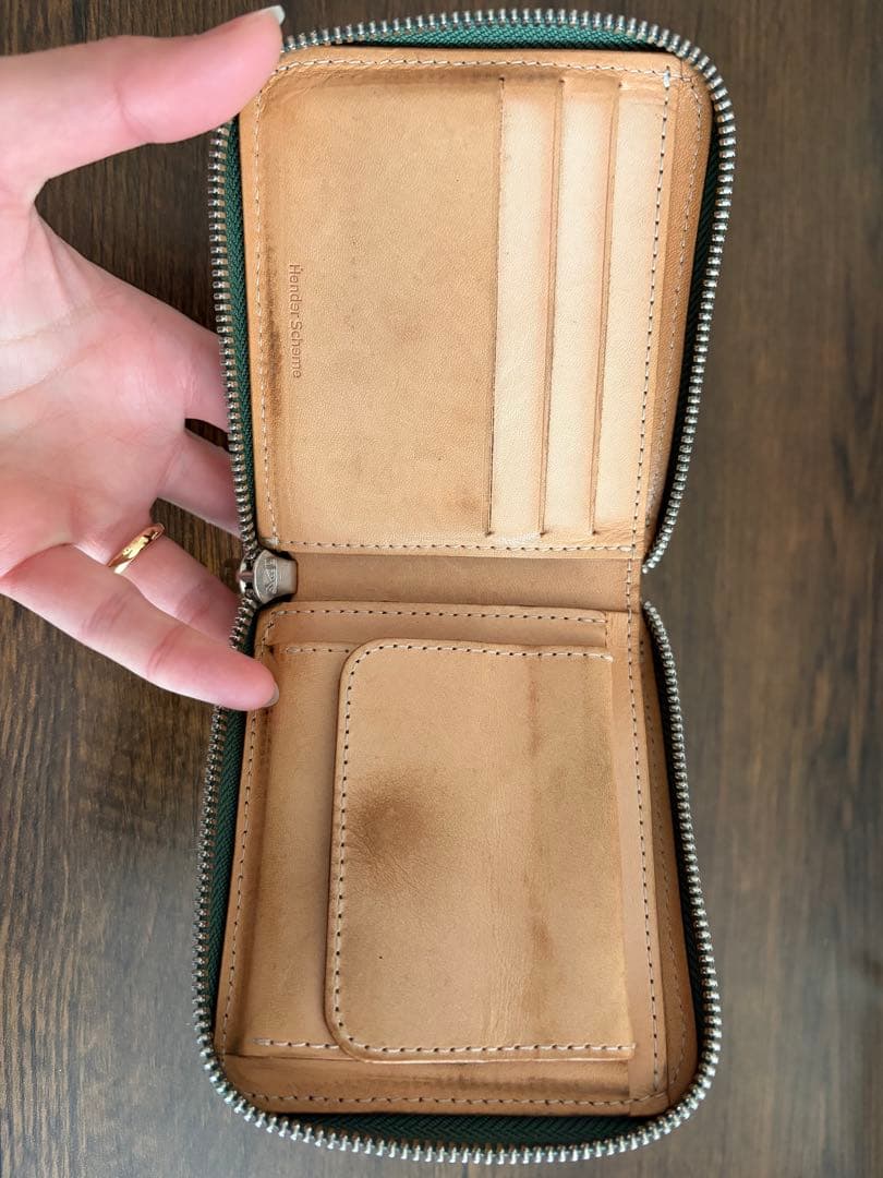 Hender Scheme horizontal zip purse グリーン