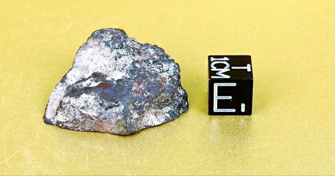 45.5億年前の特殊鉱物を含む超希少EL隕石14.9ｇ