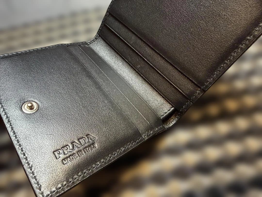 PRADA プラダ 二つ折り財布 コンパクト財布 メンズ シルバー 2ML049