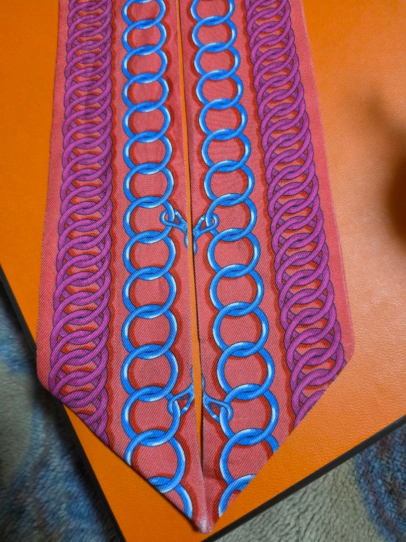 HERMES エルメス　ツイリー2本 タグ付き.●バラ売りX●