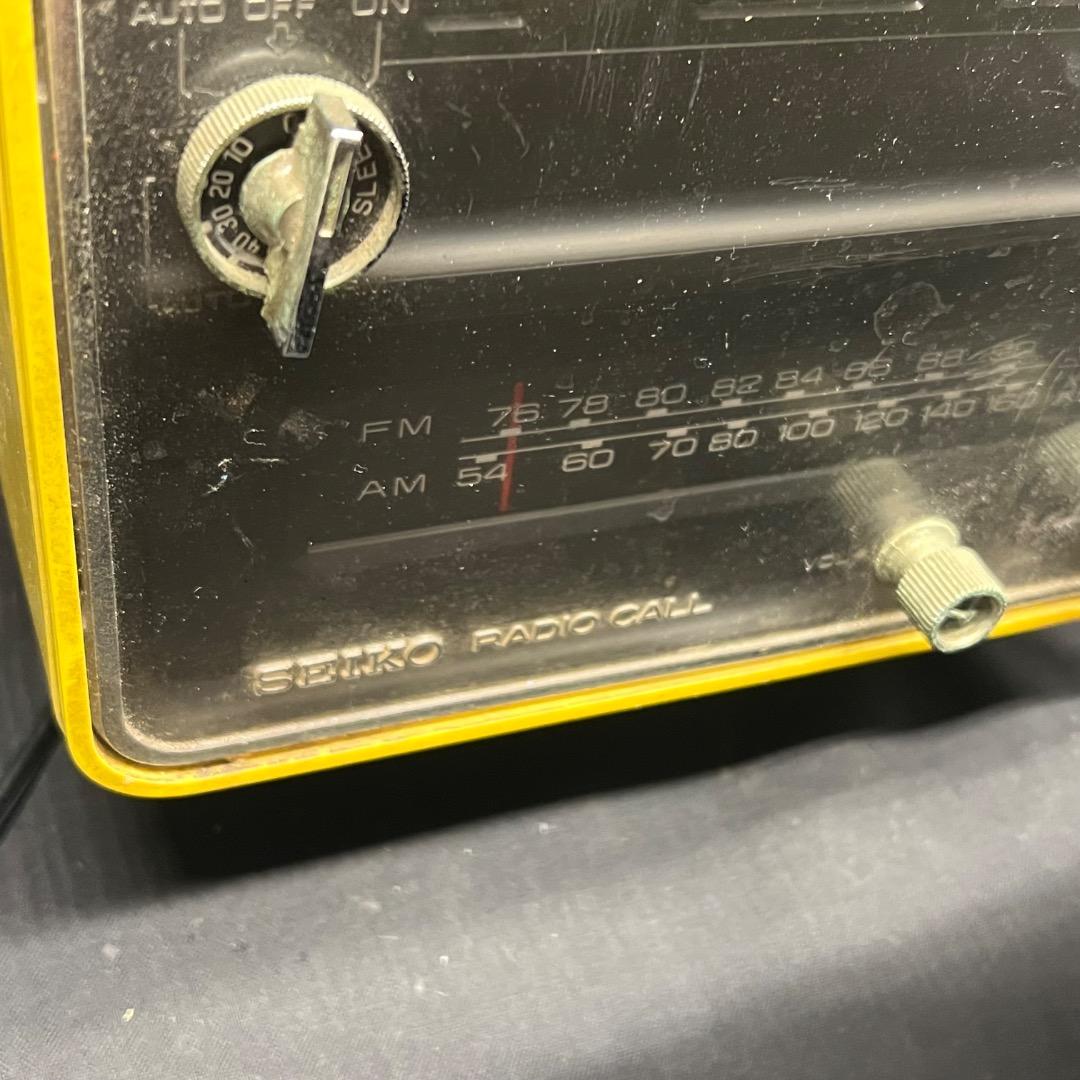 〇Kc左1032 昭和レトロ セイコー ラジオ付 パタパタ時計 イエロー