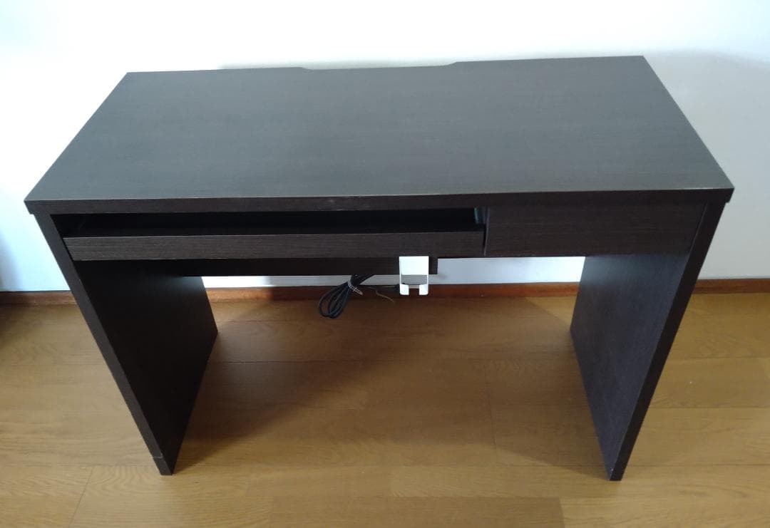 小島工芸 デスク 引き出し・スライド式天板・電源コンセント付き