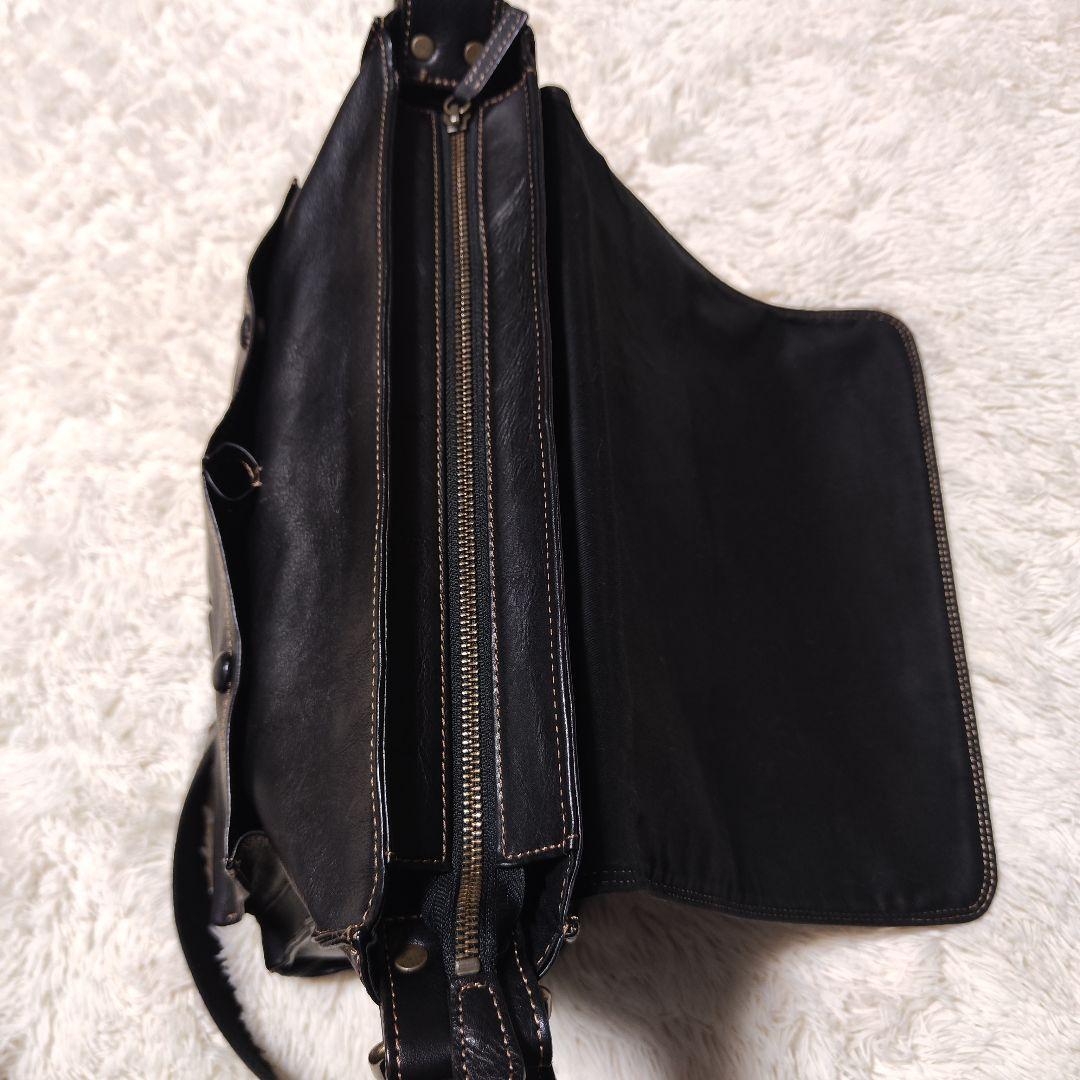 本革 レザー メッセンジャーバッグ 肩掛け A4収納 黒 大容量