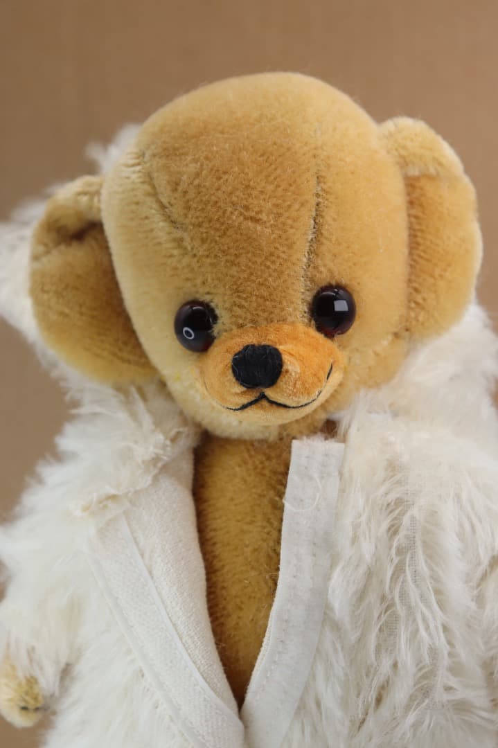 チーキー・リトル・スノウ MERRYTHOUGHT フード付きぬいぐるみ23cm