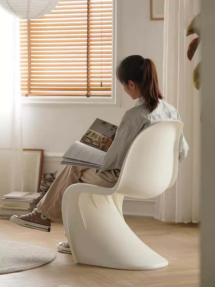 単品 白 モダンチェア パントンチェア リプロダクト 屋外 屋内 積み重ね