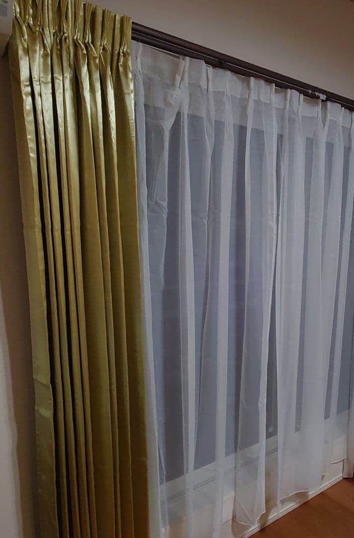 オーダーカーテン遮光裏地付き　未使用　日本メーカー品