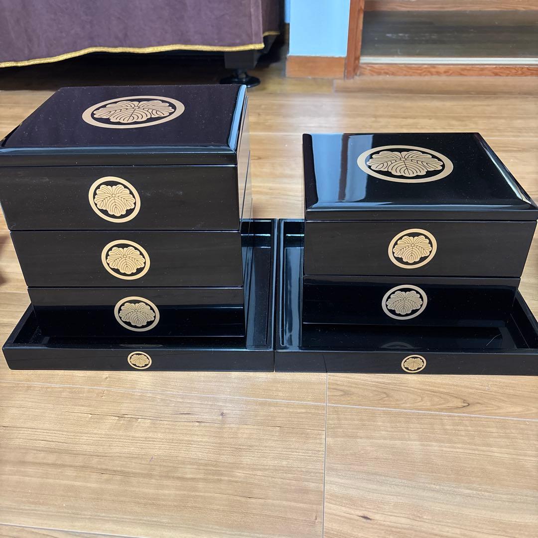 輪島塗 五段重と重台 黒塗内朱塗