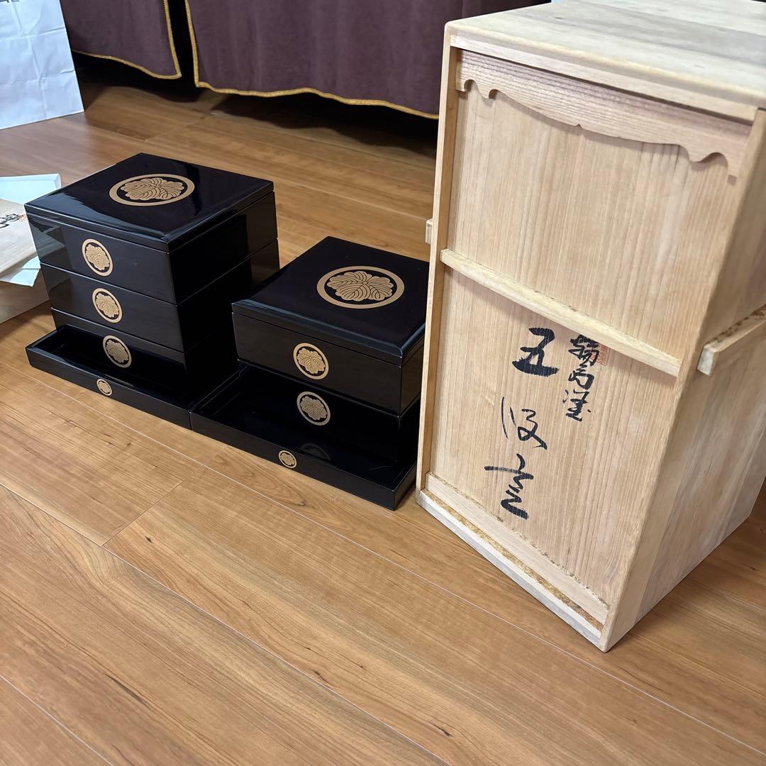 輪島塗 五段重と重台 黒塗内朱塗